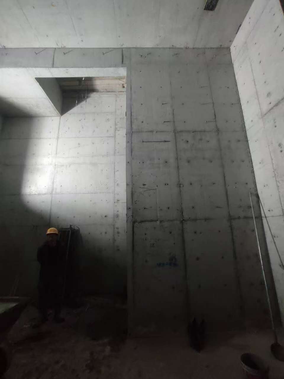 普洱墙上开槽钢筋断了有影响吗